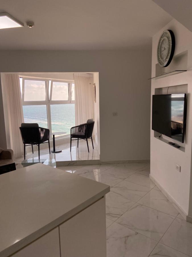 Amazing Suite On The Sea-סוויטה מדהימה על הים Бат-Ям Экстерьер фото