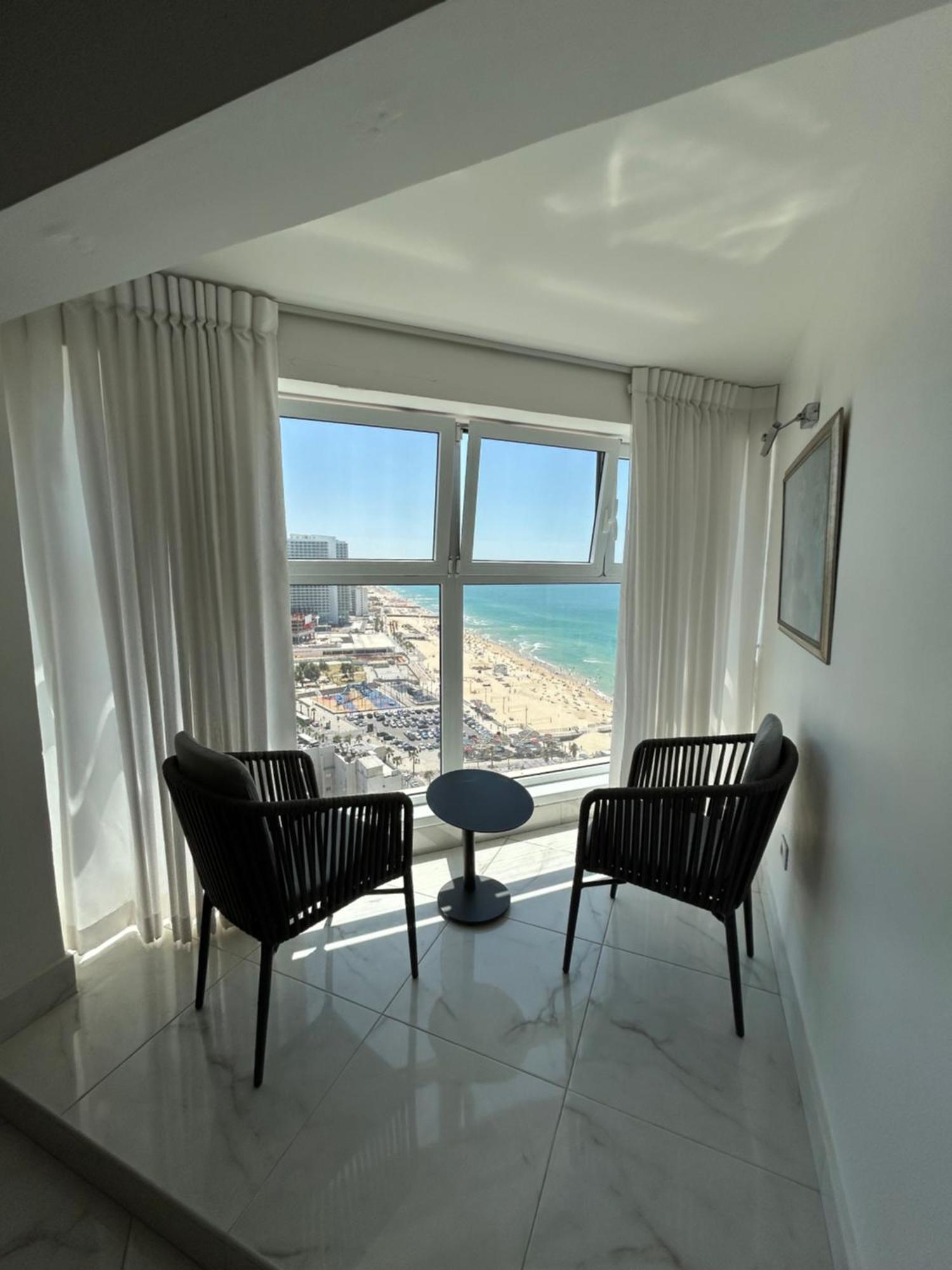 Amazing Suite On The Sea-סוויטה מדהימה על הים Бат-Ям Экстерьер фото