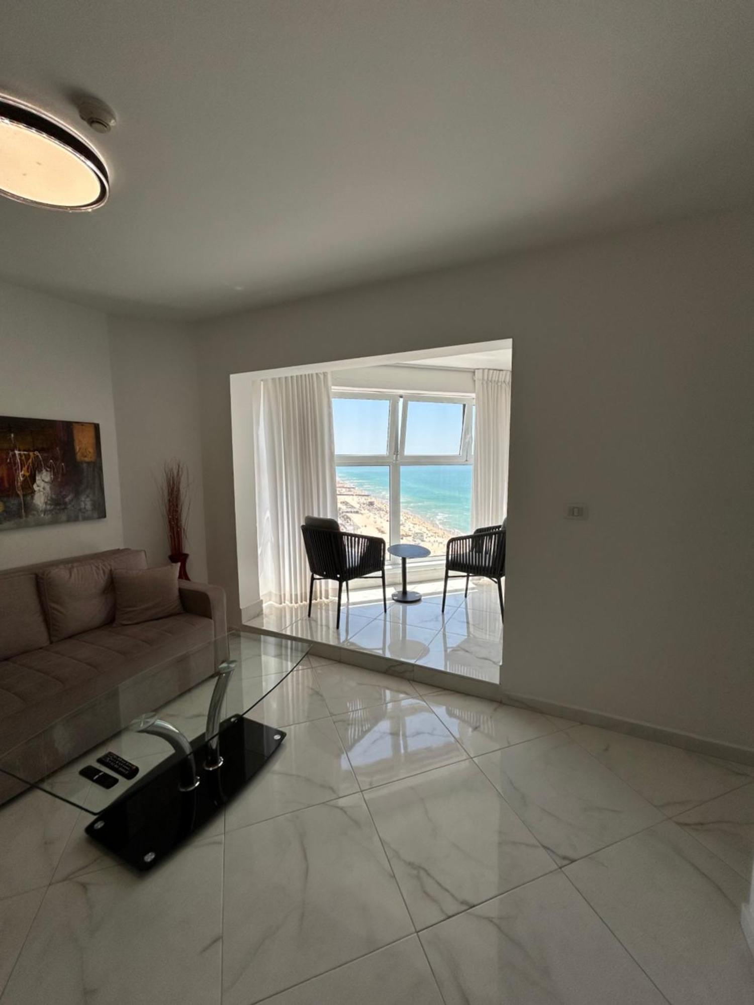 Amazing Suite On The Sea-סוויטה מדהימה על הים Бат-Ям Экстерьер фото